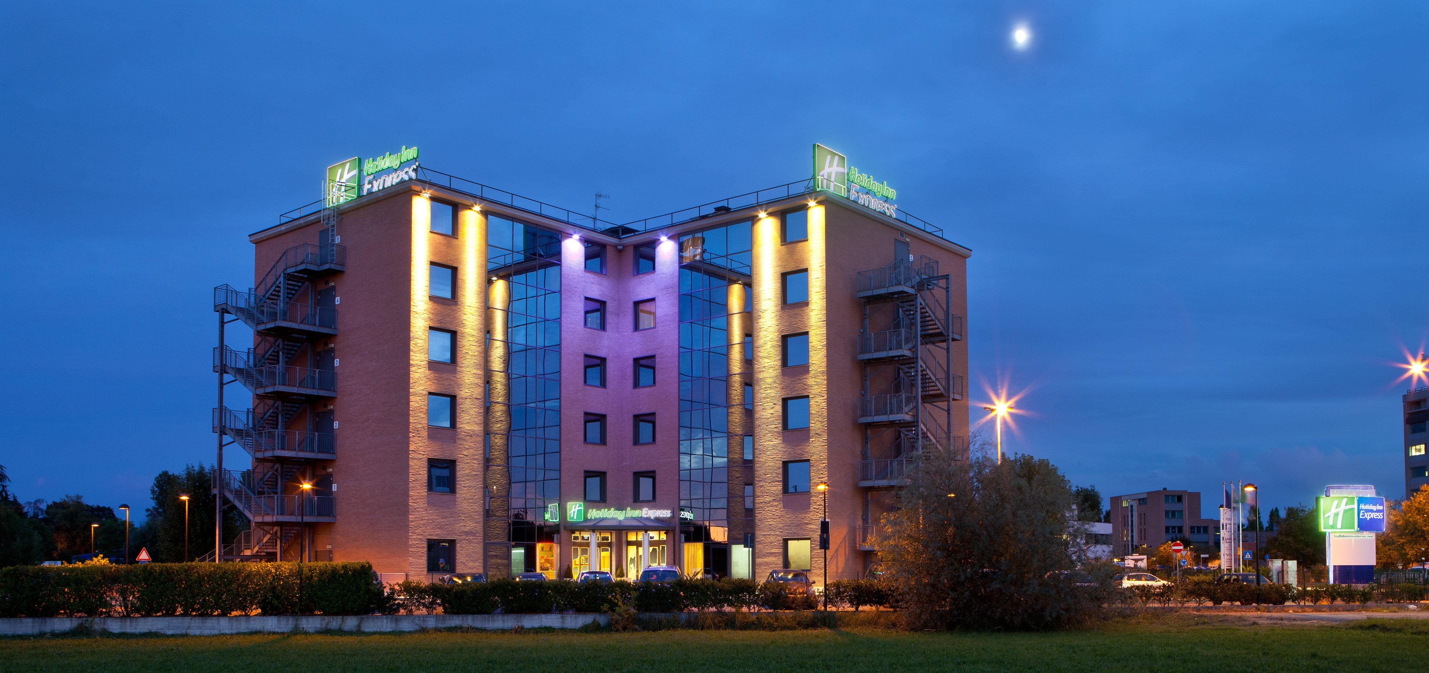 Holiday Inn Express Reggio Emilia By Ihg Exteriör bild