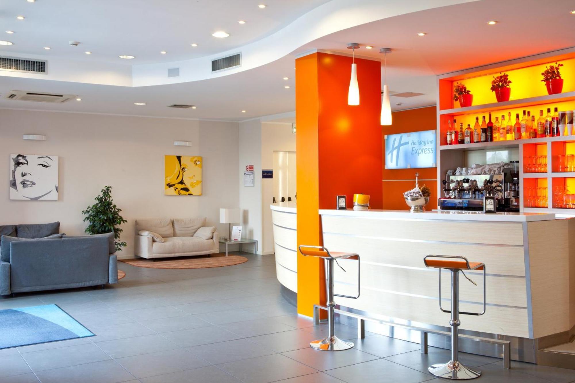 Holiday Inn Express Reggio Emilia By Ihg Exteriör bild