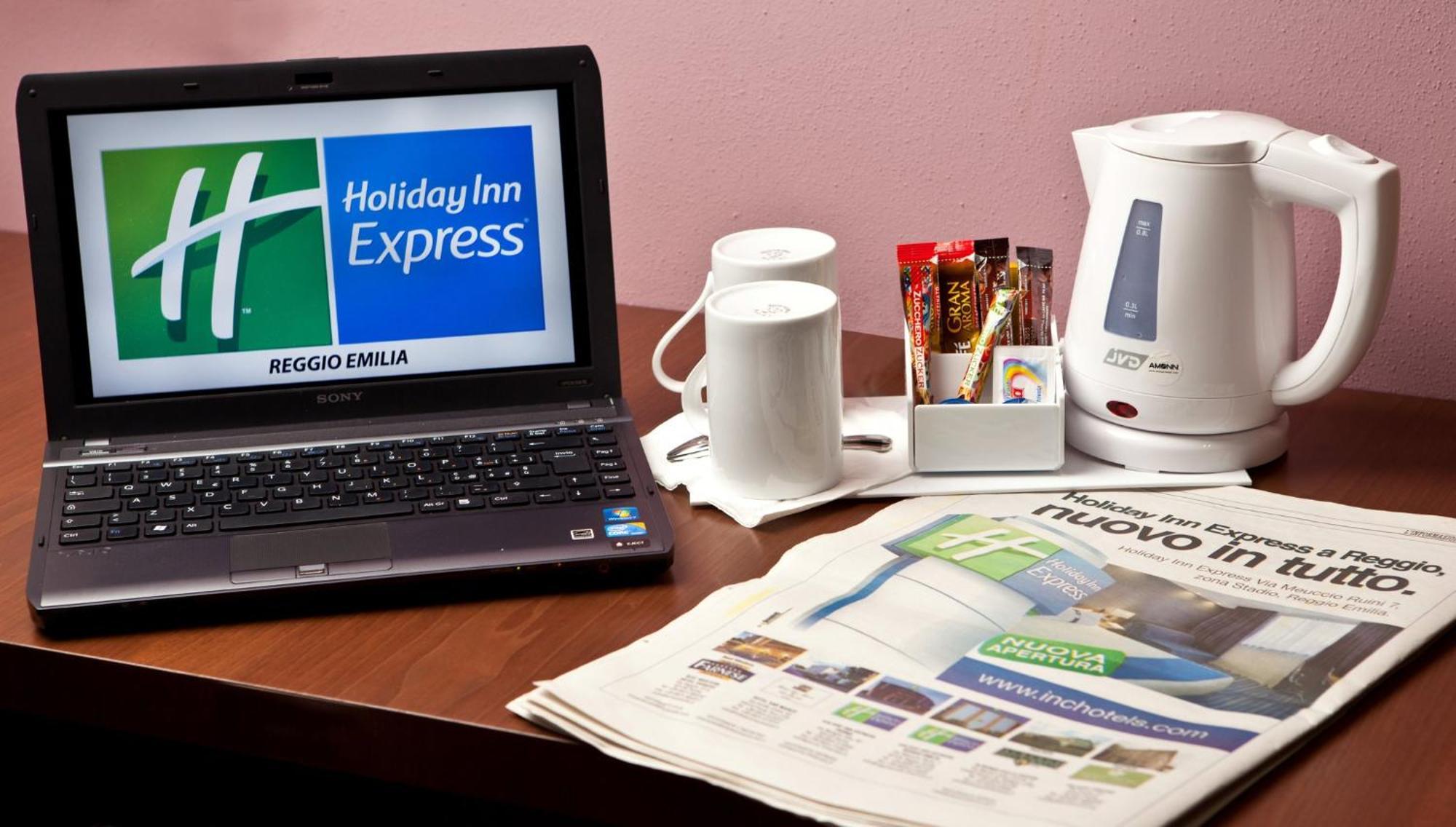 Holiday Inn Express Reggio Emilia By Ihg Exteriör bild