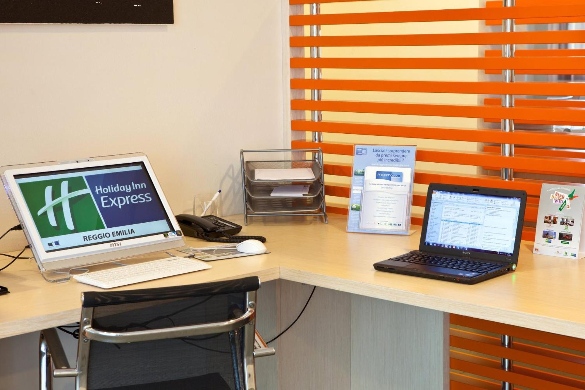 Holiday Inn Express Reggio Emilia By Ihg Exteriör bild
