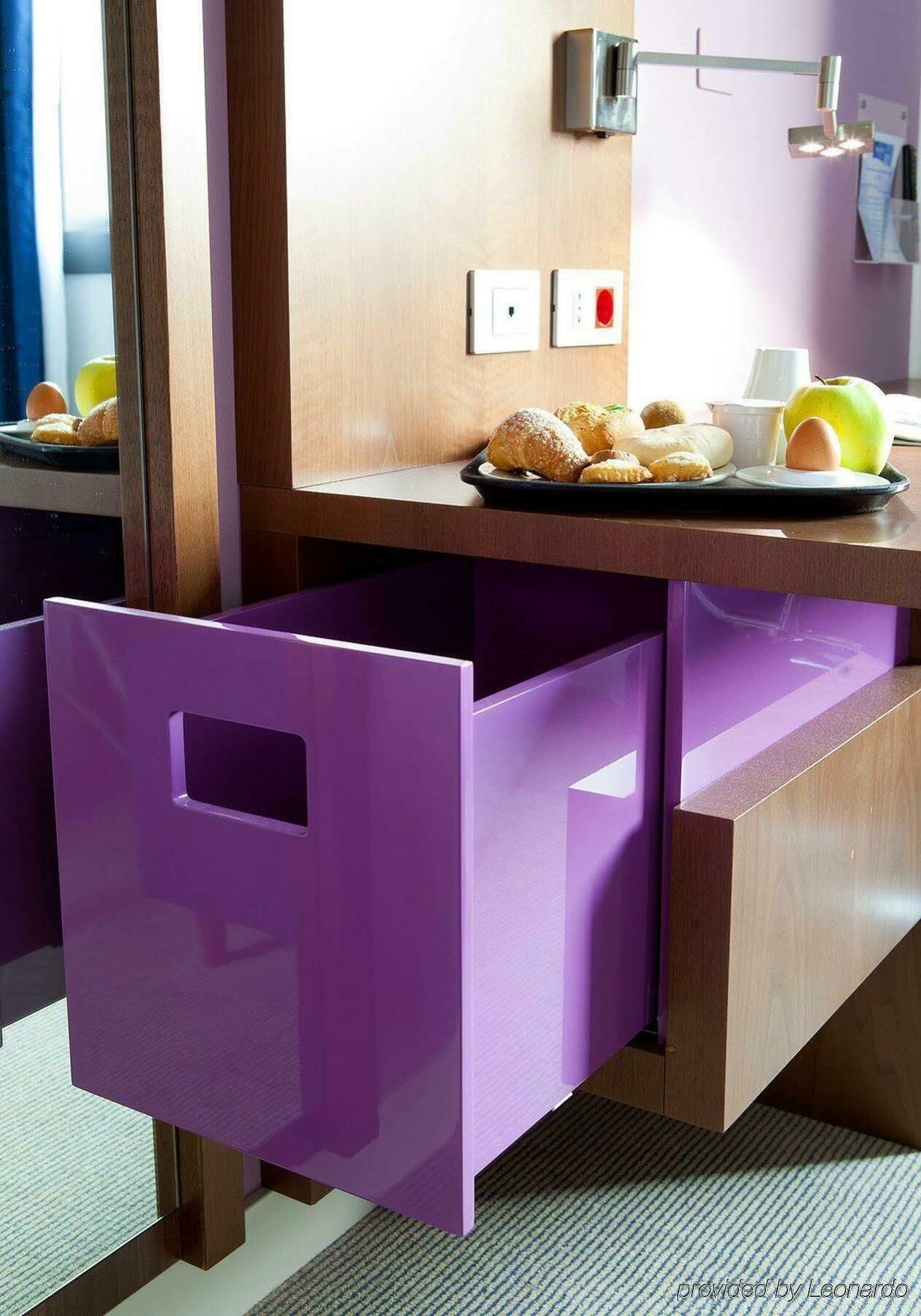 Holiday Inn Express Reggio Emilia By Ihg Exteriör bild